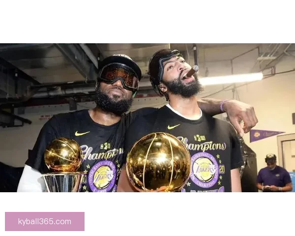 诺维茨基称湖人三巨头具掌控比赛能力季后赛威胁巨大